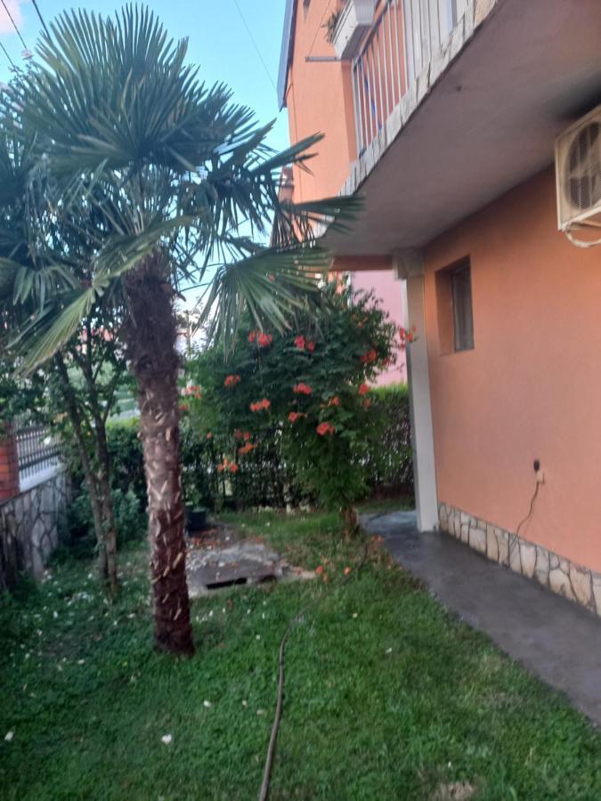 Хостел Traveler'S Rest - Near Podgorica Airport Mitrovici  Экстерьер фото