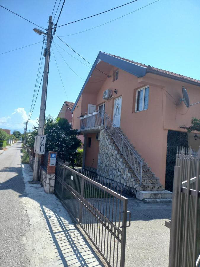 Хостел Traveler'S Rest - Near Podgorica Airport Mitrovici  Экстерьер фото