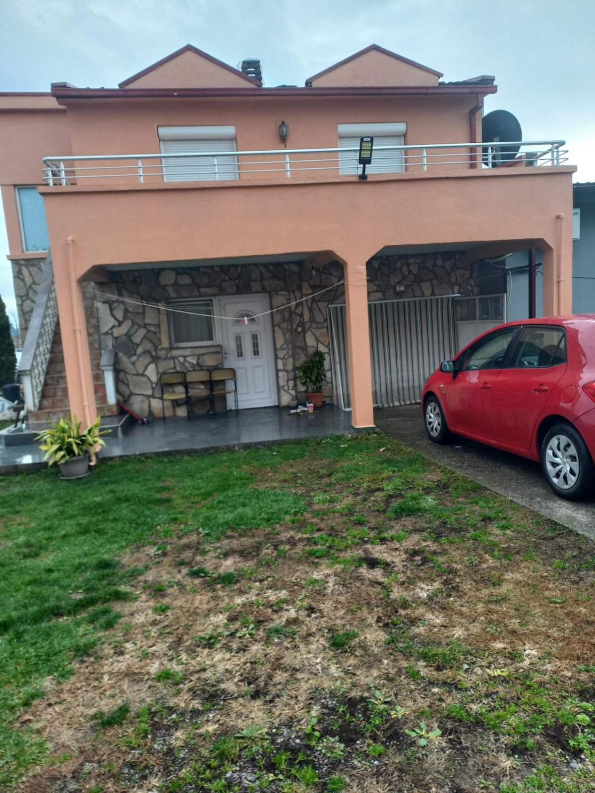 Хостел Traveler'S Rest - Near Podgorica Airport Mitrovici  Экстерьер фото