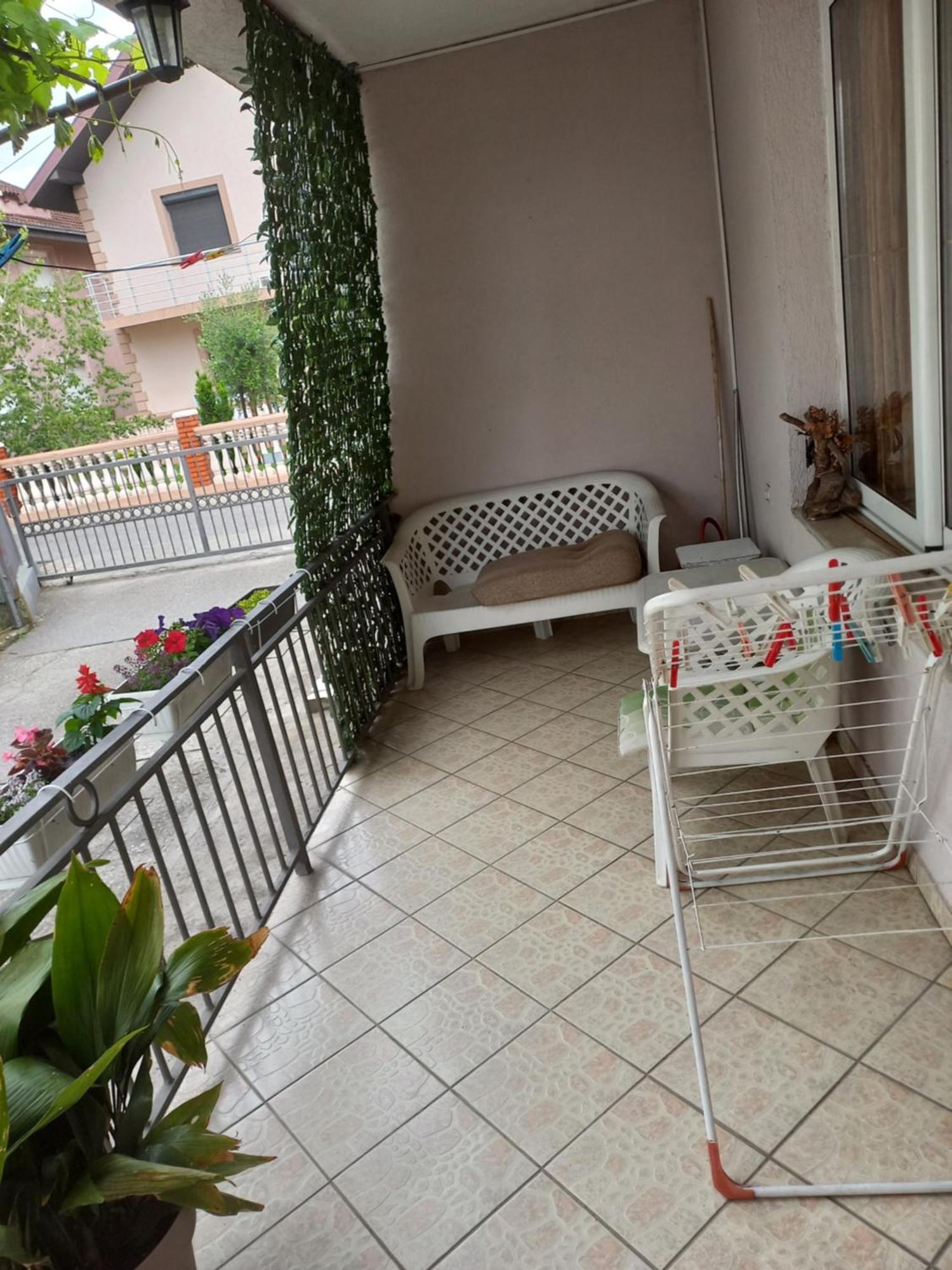 Хостел Traveler'S Rest - Near Podgorica Airport Mitrovici  Экстерьер фото